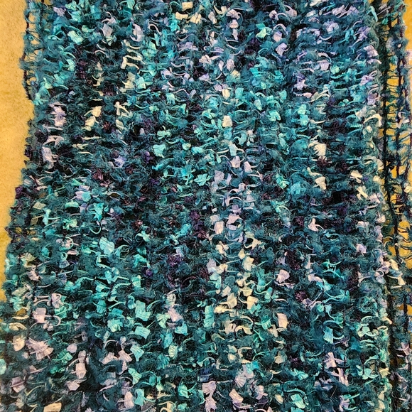 Elegant Blue Knit Infinity Scarf - Picture 7 of 9